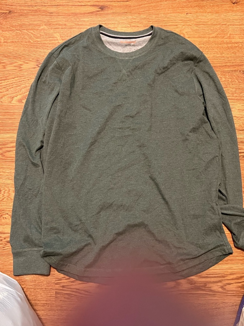 Women’s Crewneck Long-Sleeve Shirt - Olive Green